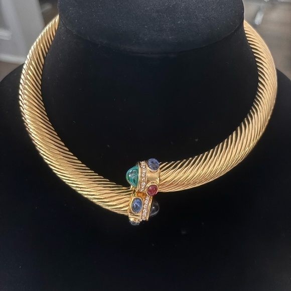 Givenchy Jewel Twist Cable Hinge
Torque Necklace and bracelet set 1980’s - Picture 11 of 15